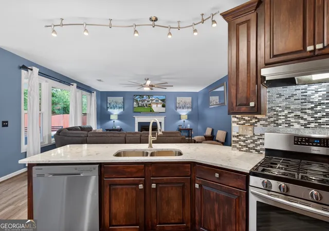 Photo 4 of Single family home for sale at 807 Edgeley Ln, Lawrenceville, GA 30044 | MLS# 10791315 | Listing updated on 2026-09-17