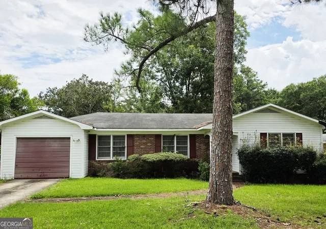 Photo 1 of Single family home for sale at 1404 Long Acre Dr, Macon, GA 31204 | MLS# 10821028 | Listing updated on 2026-08-20