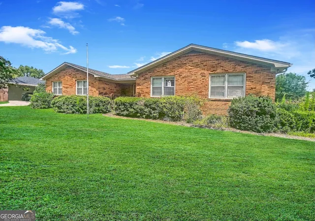 2nd image of 4115 Lantern Ln, Valdosta, GA 31602 | MLS# 10808137