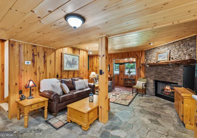 4th image of 170 Dogpatch Ln, Blue Ridge, GA 30513 | MLS# 10797774