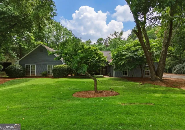 Homes for sale in Roswell, GA | 555 Saddle Creek Cir, Roswell, GA 30076 | MLS# 10769291