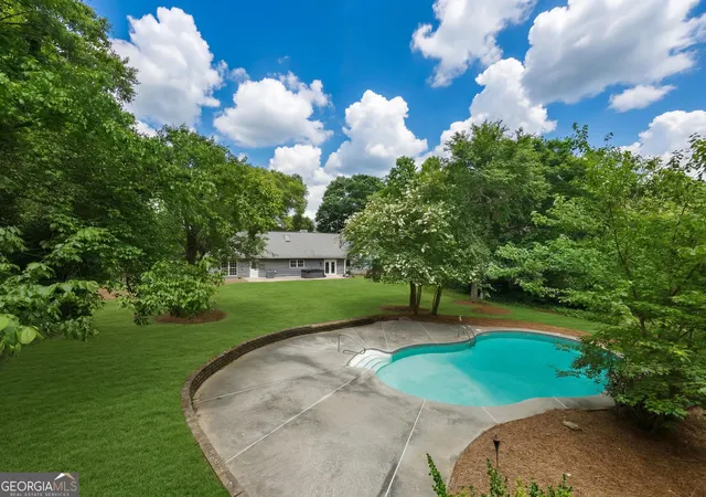 Homes for sale in Roswell, GA | 555 Saddle Creek Cir, Roswell, GA 30076 | MLS# 10769291