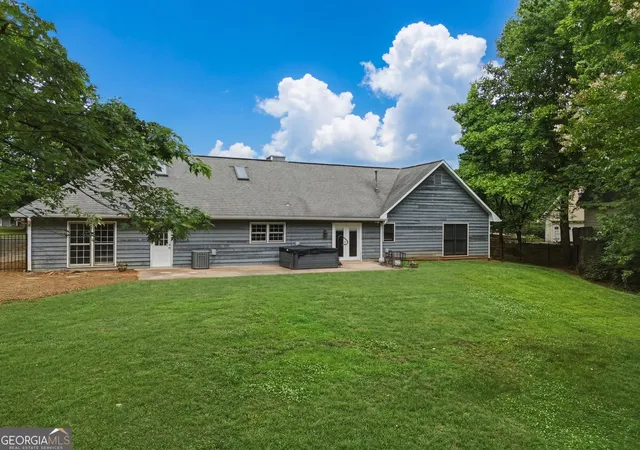 Homes for sale in Roswell, GA | 555 Saddle Creek Cir, Roswell, GA 30076 | MLS# 10769291