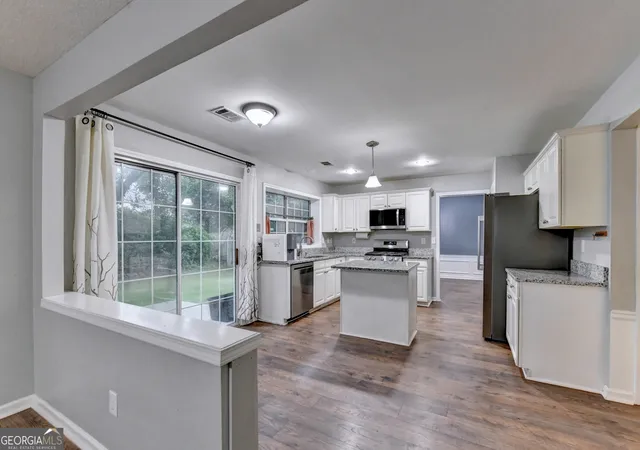 Photo 3 of Sale Pending at 525 Barsham Way, Johns Creek, GA 30097 | MLS# 10808745 | Listing updated on 2026-09-14