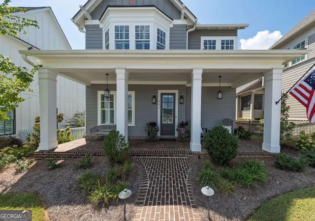 Photo 3 of Single family home for sale at 401 Reeves St, Woodstock, GA 30188 | MLS# 10828538 | Listing updated on 2026-10-29