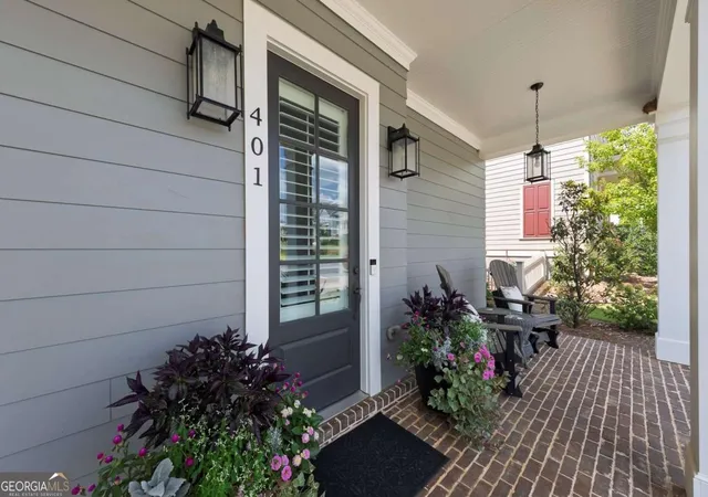 Photo 4 of Single family home for sale at 401 Reeves St, Woodstock, GA 30188 | MLS# 10828538 | Listing updated on 2026-10-29