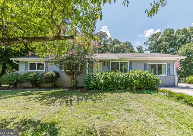 1st image of 877 King Dr Se, Conyers, GA 30094 | MLS# 10827877