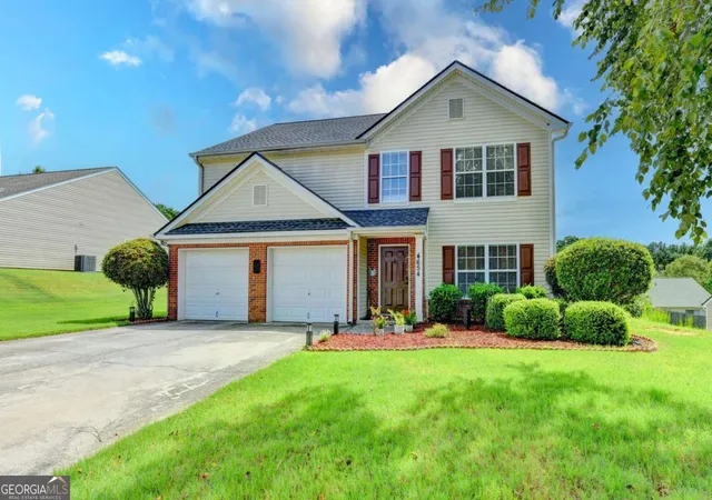Photo 3 of Single family home for sale at 4654 Pine Isle Wy, Buford, GA 30518 | MLS# 10823082 | Listing updated on 2026-09-19