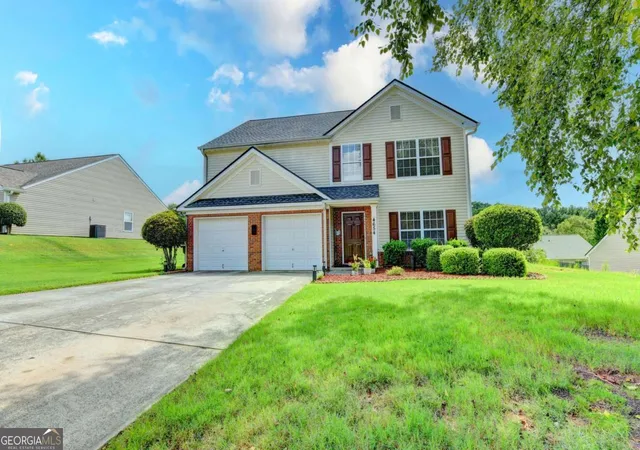 Photo 3 of Single family home for sale at 4654 Pine Isle Wy, Buford, GA 30518 | MLS# 10823082 | Listing updated on 2026-09-23