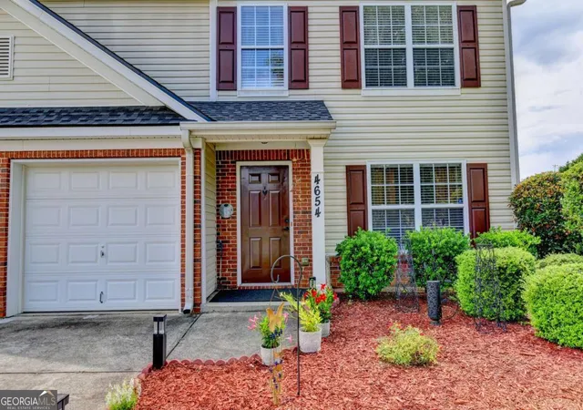 Photo 4 of Single family home for sale at 4654 Pine Isle Wy, Buford, GA 30518 | MLS# 10823082 | Listing updated on 2026-09-23
