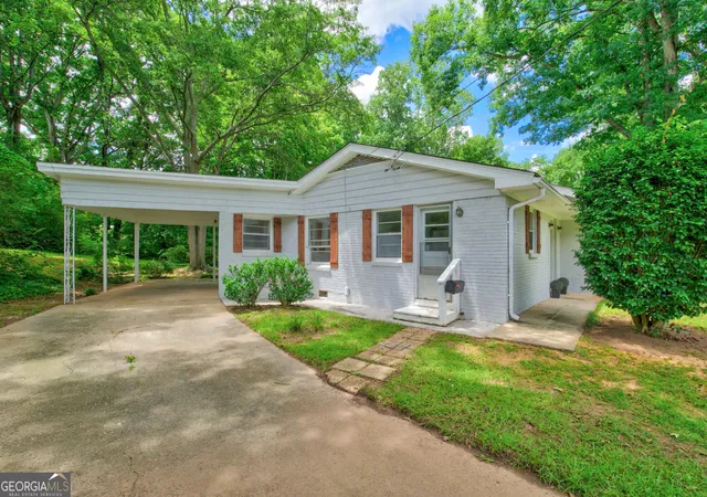 2nd image of 3650 Fred Walker Dr Sw, Smyrna, GA 30082 | MLS# 10817497