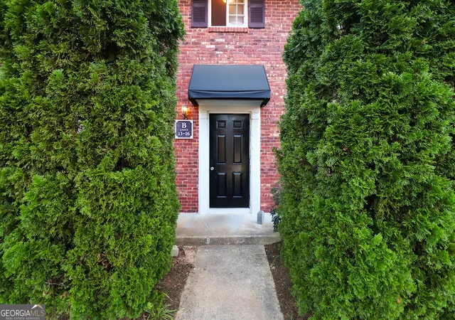 Listing Photo 2 - Condo for sale in building located at 195 Sycamore Dr, Athens, GA 30606 - Unit #APT B14