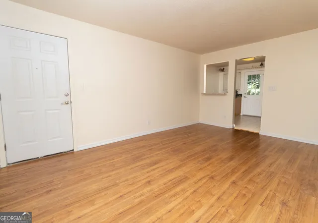 Listing Photo 4 - Condo for sale in building located at 195 Sycamore Dr, Athens, GA 30606 - Unit #APT B14