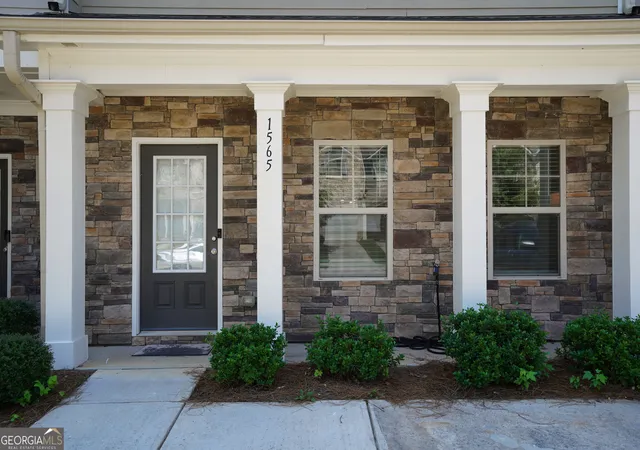 Photo 2 of Sale Pending at 1565 Iris Walk, Jonesboro, GA 30238 | MLS# 10832968 | Listing updated on 2026-09-16