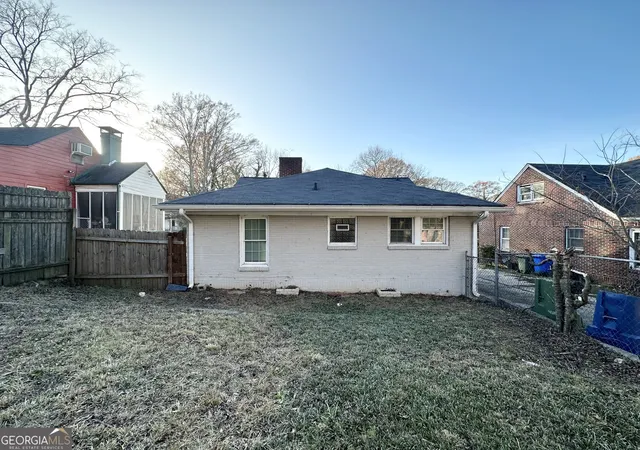 10th image of 555 Holly St Nw, Atlanta, GA 30318 | MLS# 10430190