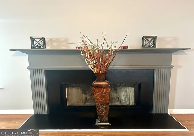 Photo 4 of Sale Pending at 1630 Isleworth Cir, Atlanta, GA 30349 | MLS# 10804377 | Listing updated on 2026-09-24