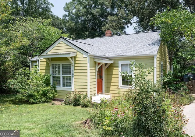 1st image of 160 Crestview Cir, Athens, GA 30606 | MLS# 10817408