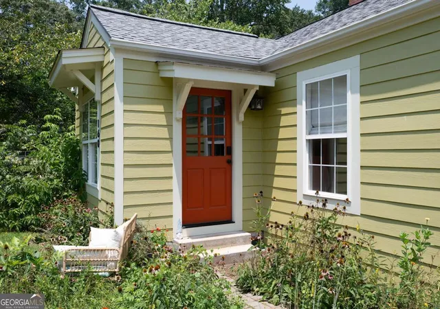 2nd image of 160 Crestview Cir, Athens, GA 30606 | MLS# 10817408