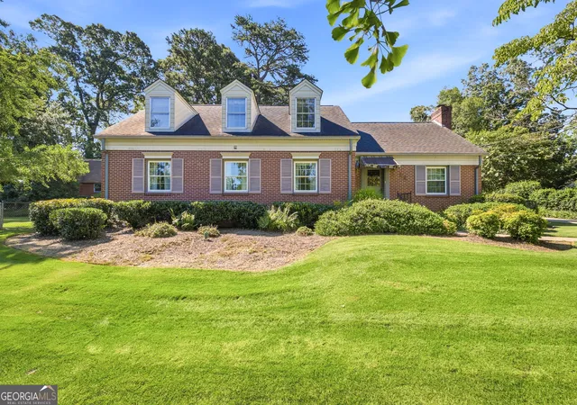 Photo 3 of Single family home for sale at 1154 Glenwood Dr, Gainesville, GA 30501 | MLS# 10809415 | Listing updated on 2026-08-21