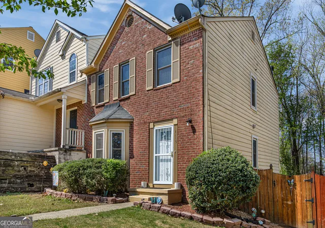 Photo 2 of Townhouse for sale at 1835 Barrington Overlook Ct, Marietta, GA 30066 | MLS# 10832025 | Listing updated on 2026-09-07
