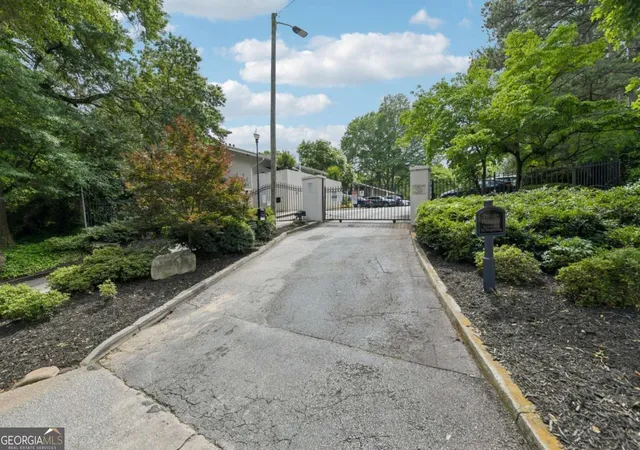 23rd image of 1150 Collier Rd Nw #15J, Atlanta, GA 30318 | MLS# 10774115