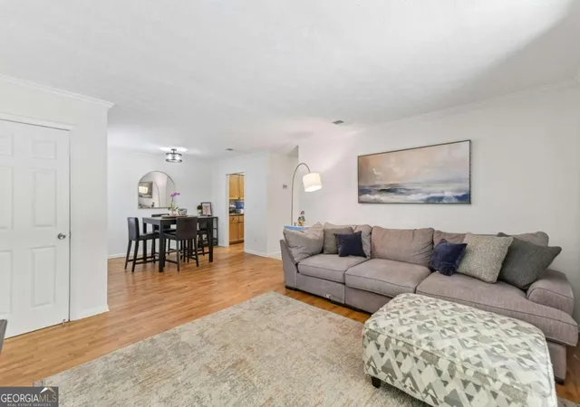 3rd image of 1150 Collier Rd Nw #15J, Atlanta, GA 30318 | MLS# 10774115