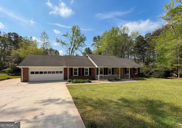 Photo 4 of Single family home for sale at 1622 Spaniel Ct SW, Conyers, GA 30094 | MLS# 10729549 | Listing updated on 2026-09-13