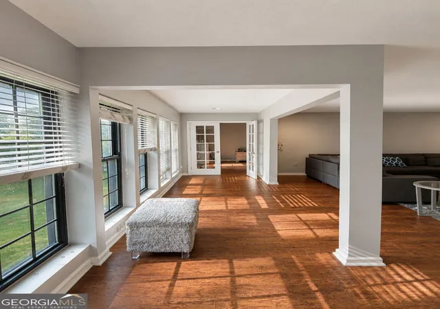 Listing Photo 4 - Condo for sale in building located at 24314 Plantation Dr, Atlanta, GA 30324 - Unit #314