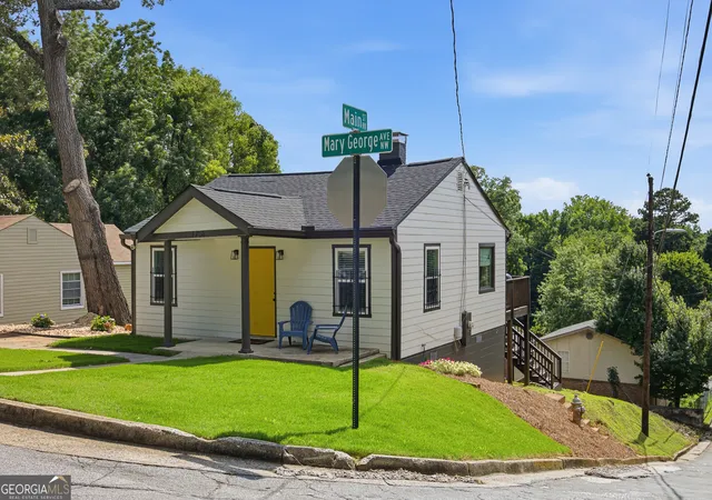 Photo 2 of Single family home for sale at 1756 Mary George Ave Nw, Atlanta, GA 30318 | MLS# 10792596 | Listing updated on 2026-10-22