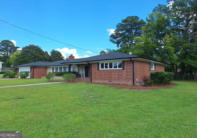 Photo 2 of Single family home for sale at 3145 Pasadena Dr, Macon, GA 31211 | MLS# 10818648 | Listing updated on 2026-09-15