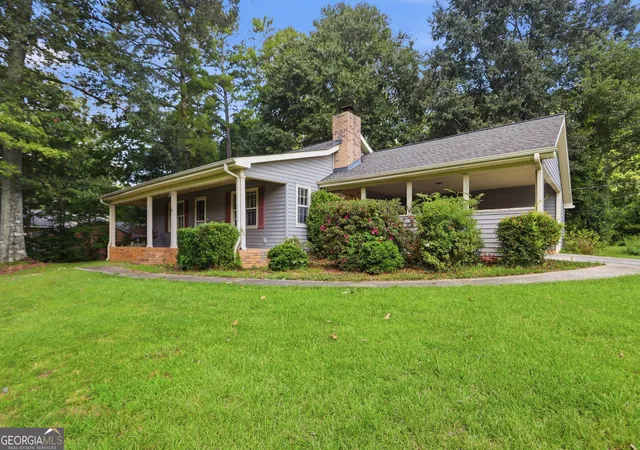 Photo 3 of Single family home for sale at 2029 Abington Ln, Snellville, GA 30078 | MLS# 10830919 | Listing updated on 2026-09-13