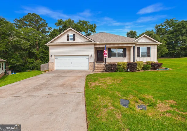 Photo 2 of Sale Pending at 105 Avington Chase, Perry, GA 31069 | MLS# 10832923 | Listing updated on 2026-09-09