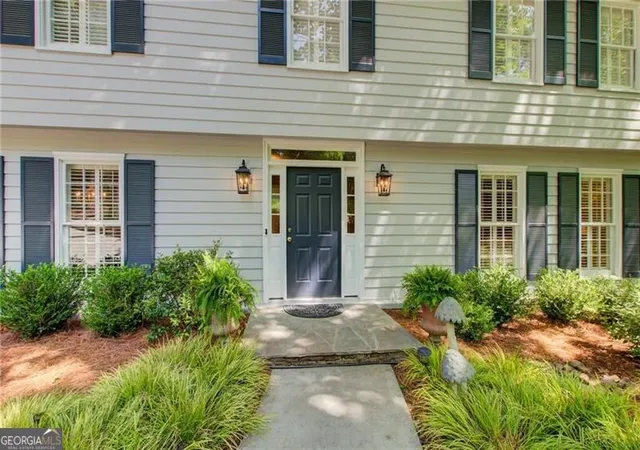 Photo 2 of Single family home for sale at 635 Winding Crk Ct, Sandy Springs, GA 30328 | MLS# 10836495 | Listing updated on 2026-09-14