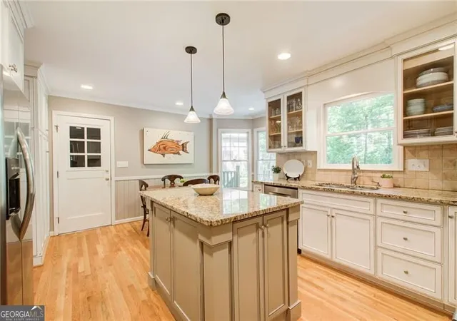 Photo 4 of Single family home for sale at 635 Winding Crk Ct, Sandy Springs, GA 30328 | MLS# 10836495 | Listing updated on 2026-09-14