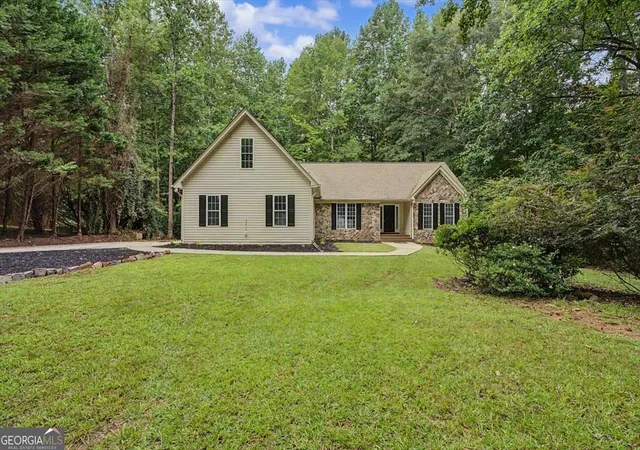 2nd image of 590 S Alexander Creek Rd, Newnan, GA 30263 | MLS# 10822066