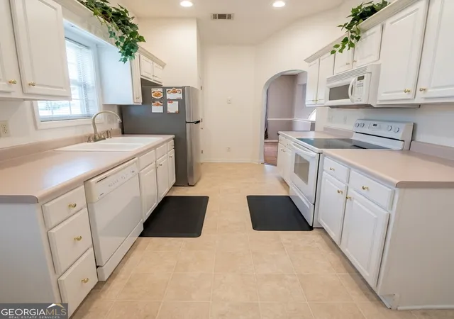 Photo 4 of Sale Pending at 3110 Water Brk Dr SW, Conyers, GA 30094 | MLS# 10708859 | Listing updated on 2026-08-18