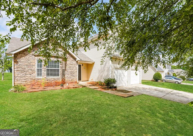 2nd image of 513 Easton Dr, Locust Grove, GA 30248 | MLS# 10803584