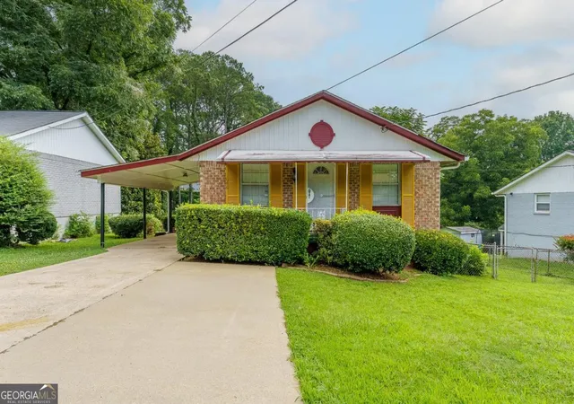 Photo 1 of Single family home for sale at 1979 Thomasville Dr Se, Atlanta, GA 30315 | MLS# 10801333 | Listing updated on 2026-08-24