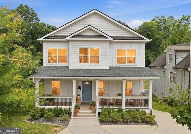 Photo 3 of Single family home for sale at 772 Cascade Ave SW, Atlanta, GA 30310 | MLS# 10782078 | Listing updated on 2026-08-17