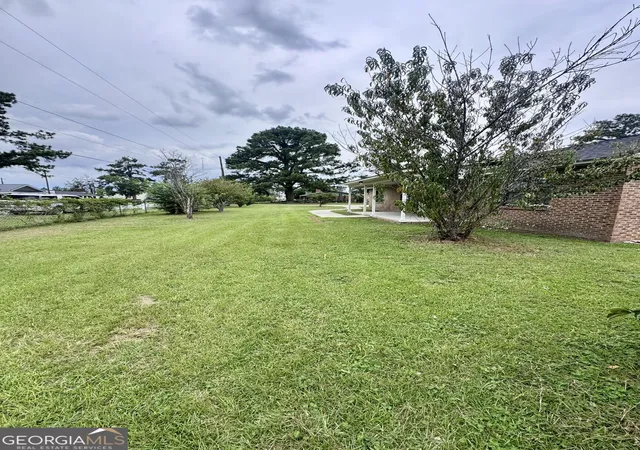 Photo 3 of Single family home for sale at 33 Hester St, Hazlehurst, GA 31539 | MLS# 10834709 | Listing updated on 2026-10-06