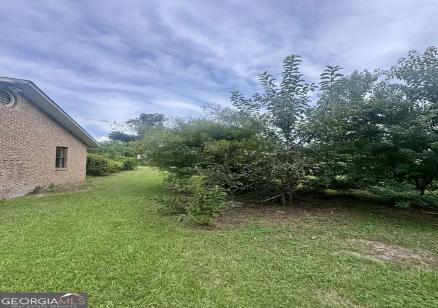 Photo 4 of Single family home for sale at 33 Hester St, Hazlehurst, GA 31539 | MLS# 10834709 | Listing updated on 2026-10-06