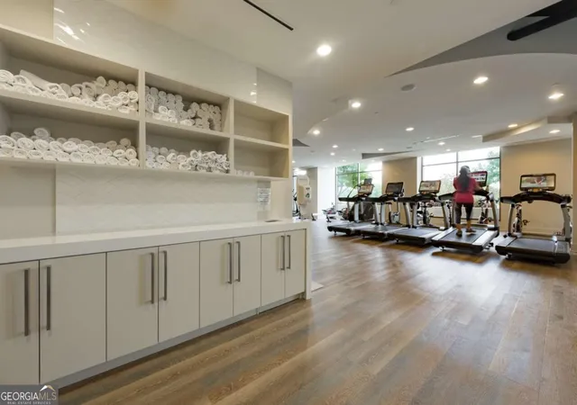 2nd image of 270 17Th St Nw, Atlanta, GA 30363