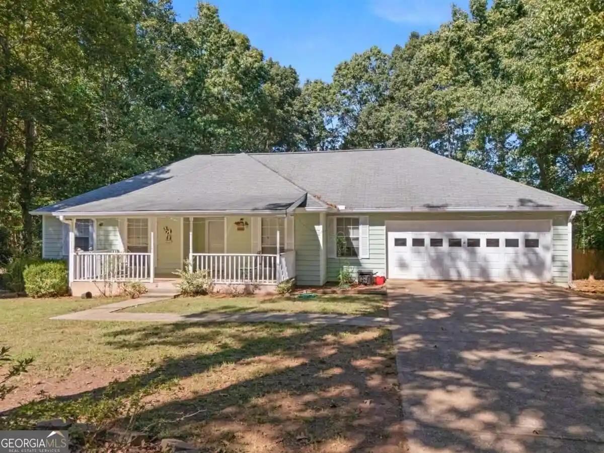 Photo 1 of Single family home for sale at 2950 Wildrose Ct, Hampton, GA 30228 | MLS# 10874235 | Listing updated on 2026-10-16