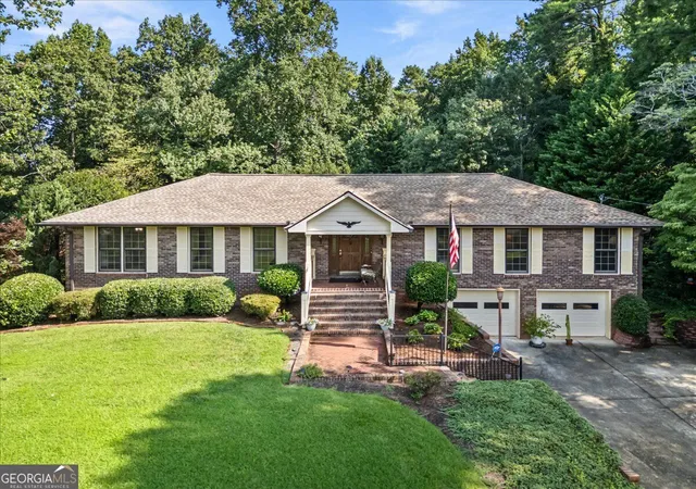 Photo 2 of Single family home for sale at 2950 Foothill Trl, Marietta, GA 30066 | MLS# 10826322 | Listing updated on 2026-09-13
