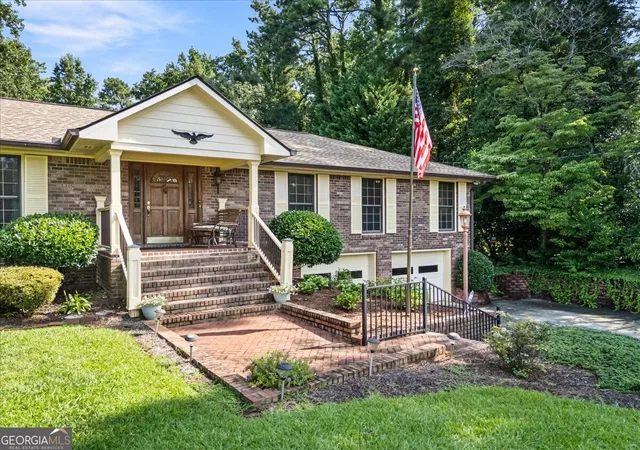Photo 3 of Single family home for sale at 2950 Foothill Trl, Marietta, GA 30066 | MLS# 10826322 | Listing updated on 2026-09-13