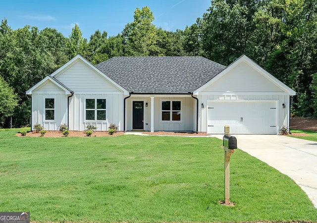 1st image of 100 Wilson Dr, Commerce, GA 30529 | MLS# 10766475