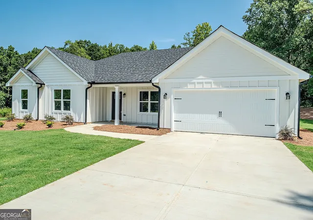 3rd image of 100 Wilson Dr, Commerce, GA 30529 | MLS# 10766475