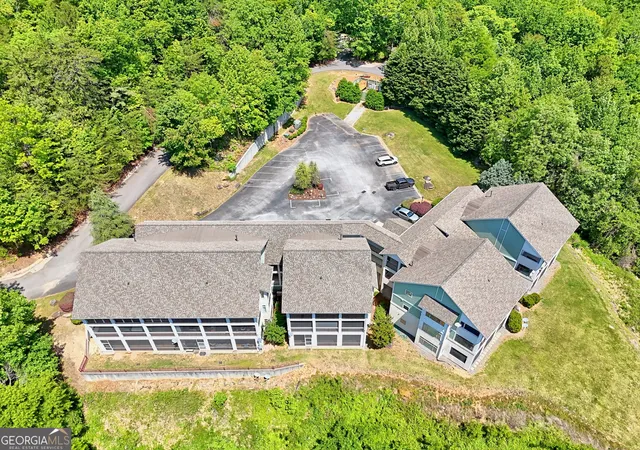2nd image of 300 Banister Dr, Clayton, GA 30525