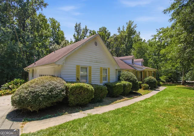 Photo 1 of Single family home for sale at 226 David Larsen Dr, Stockbridge, GA 30281 | MLS# 10835455 | Listing updated on 2026-10-09