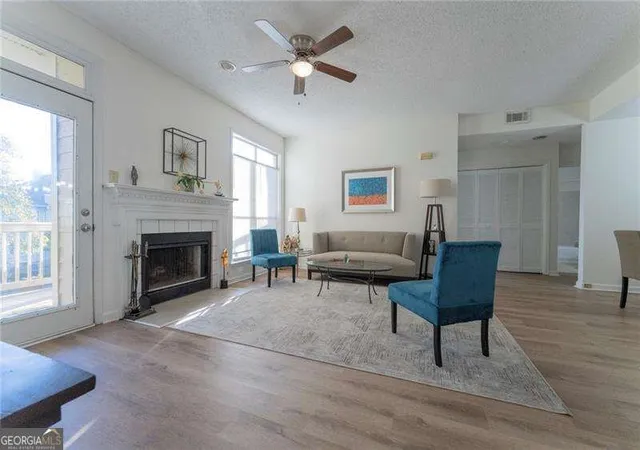 Listing Photo 5 - Condo for sale in building located at 1015 Mcgill Park Ave NE, Atlanta, GA 30312